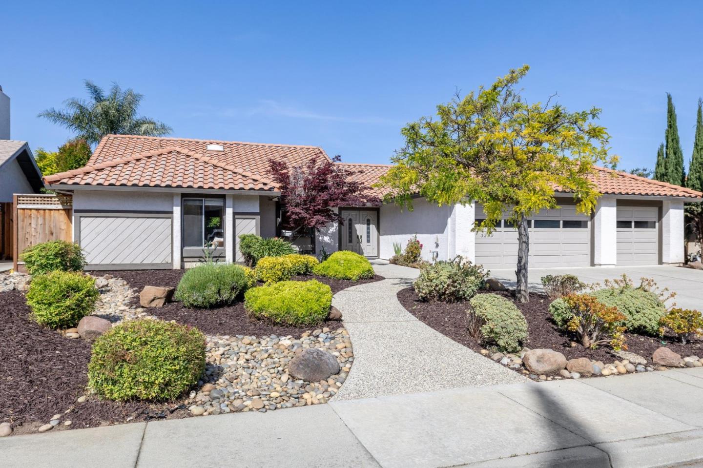 Detail Gallery Image 1 of 1 For 3239 Foxboro Pl, San Jose,  CA 95135 - 3 Beds | 2 Baths