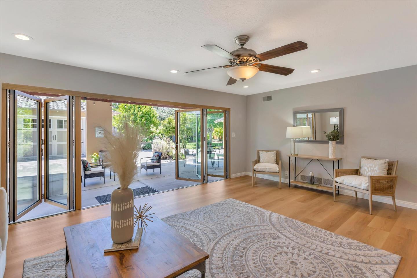 Detail Gallery Image 12 of 73 For 1570 Willow Oaks Dr, San Jose,  CA 95125 - 3 Beds | 2/1 Baths