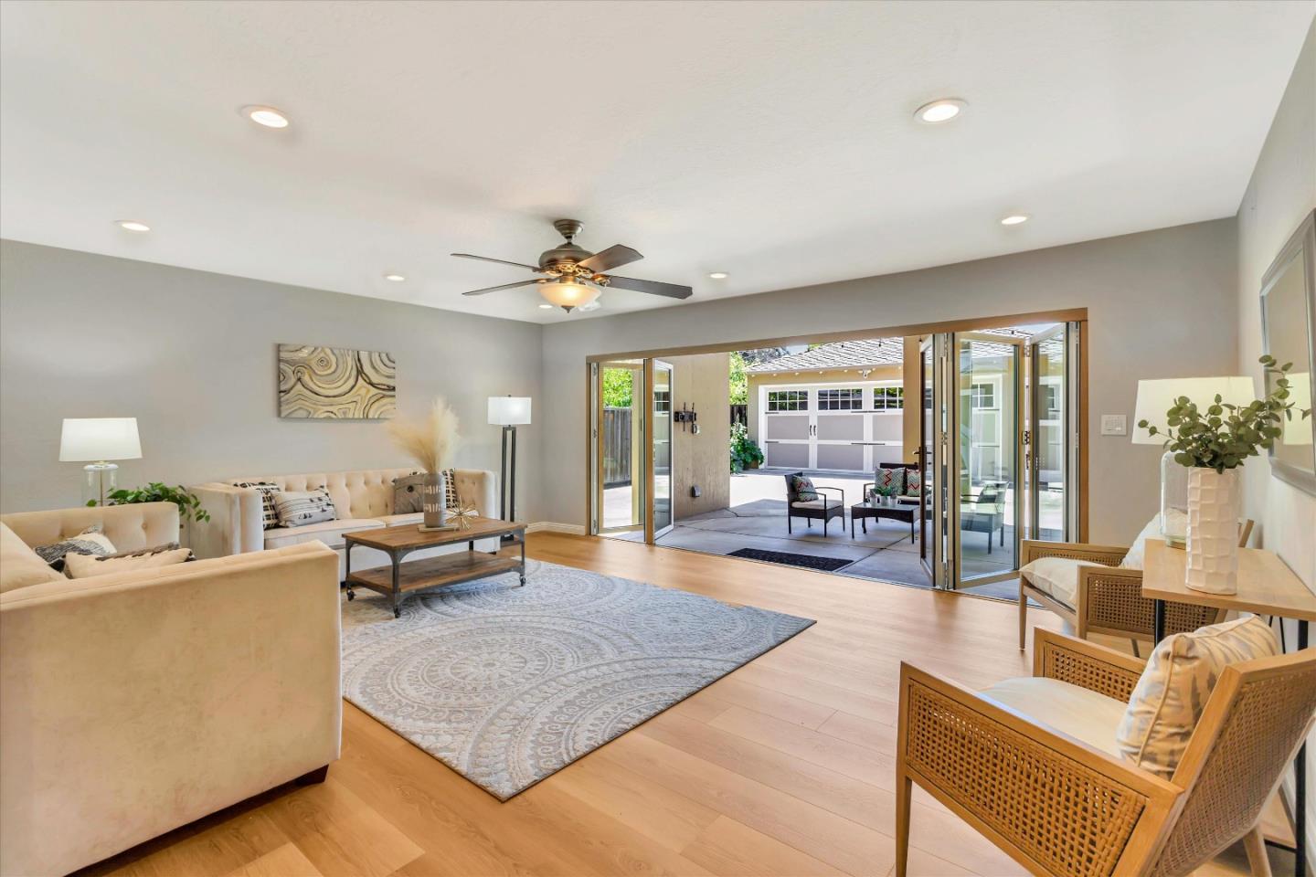 Detail Gallery Image 13 of 73 For 1570 Willow Oaks Dr, San Jose,  CA 95125 - 3 Beds | 2/1 Baths