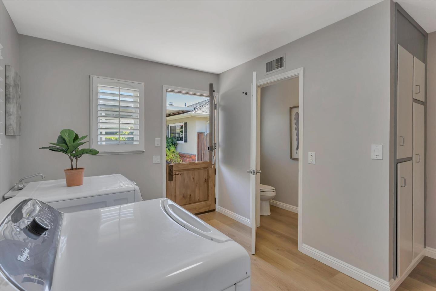 Detail Gallery Image 39 of 73 For 1570 Willow Oaks Dr, San Jose,  CA 95125 - 3 Beds | 2/1 Baths