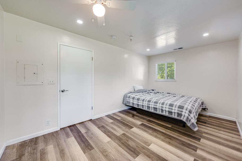 Detail Gallery Image 15 of 35 For 8 Quinza Ct, Watsonville,  CA 95076 - 5 Beds | 2 Baths