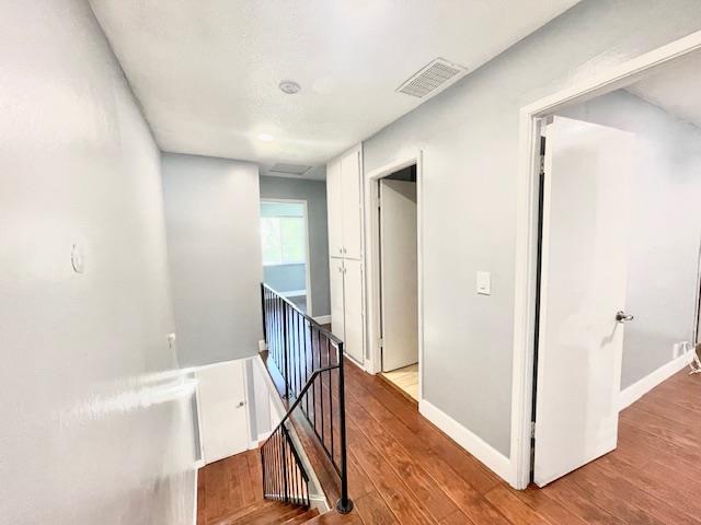 Detail Gallery Image 8 of 22 For 305 Heredia Ct, San Jose,  CA 95116 - 4 Beds | 2/1 Baths
