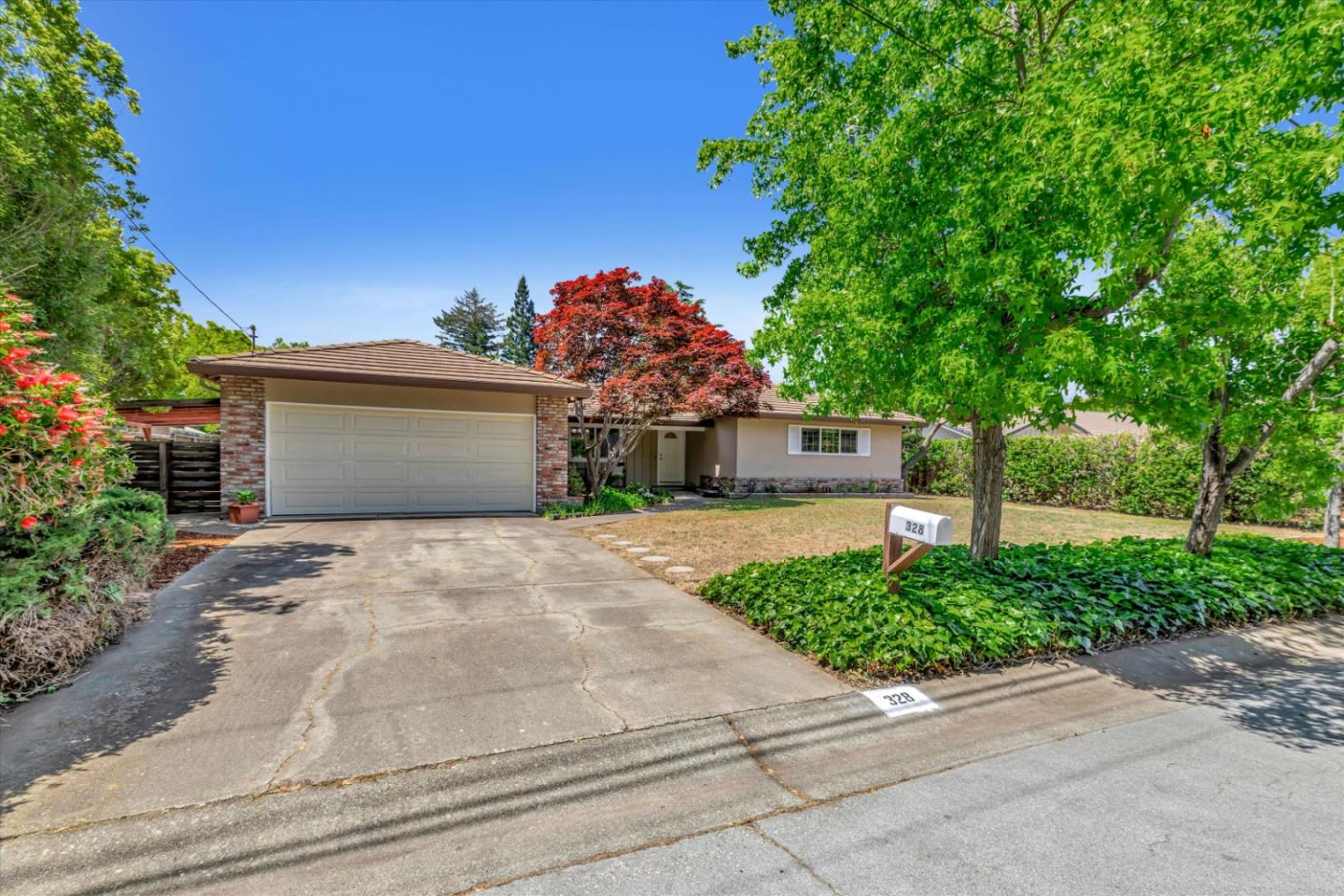 Detail Gallery Image 1 of 29 For 328 Langton Ave, Los Altos,  CA 94022 - 3 Beds | 2 Baths