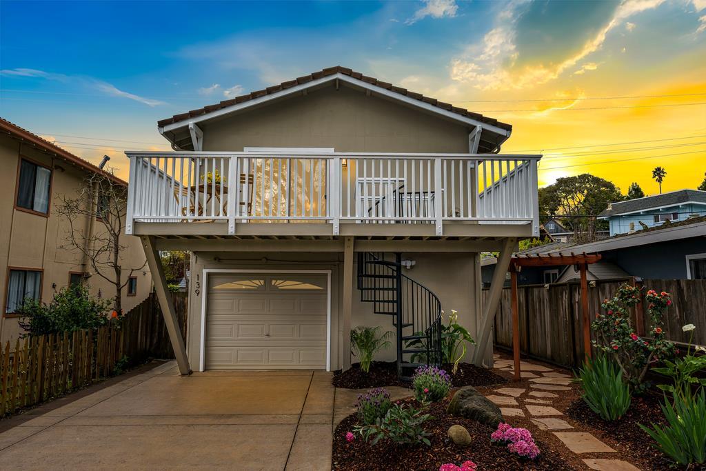 Detail Gallery Image 2 of 37 For 139 Bennett Rd, Aptos,  CA 95003 - 3 Beds | 2 Baths