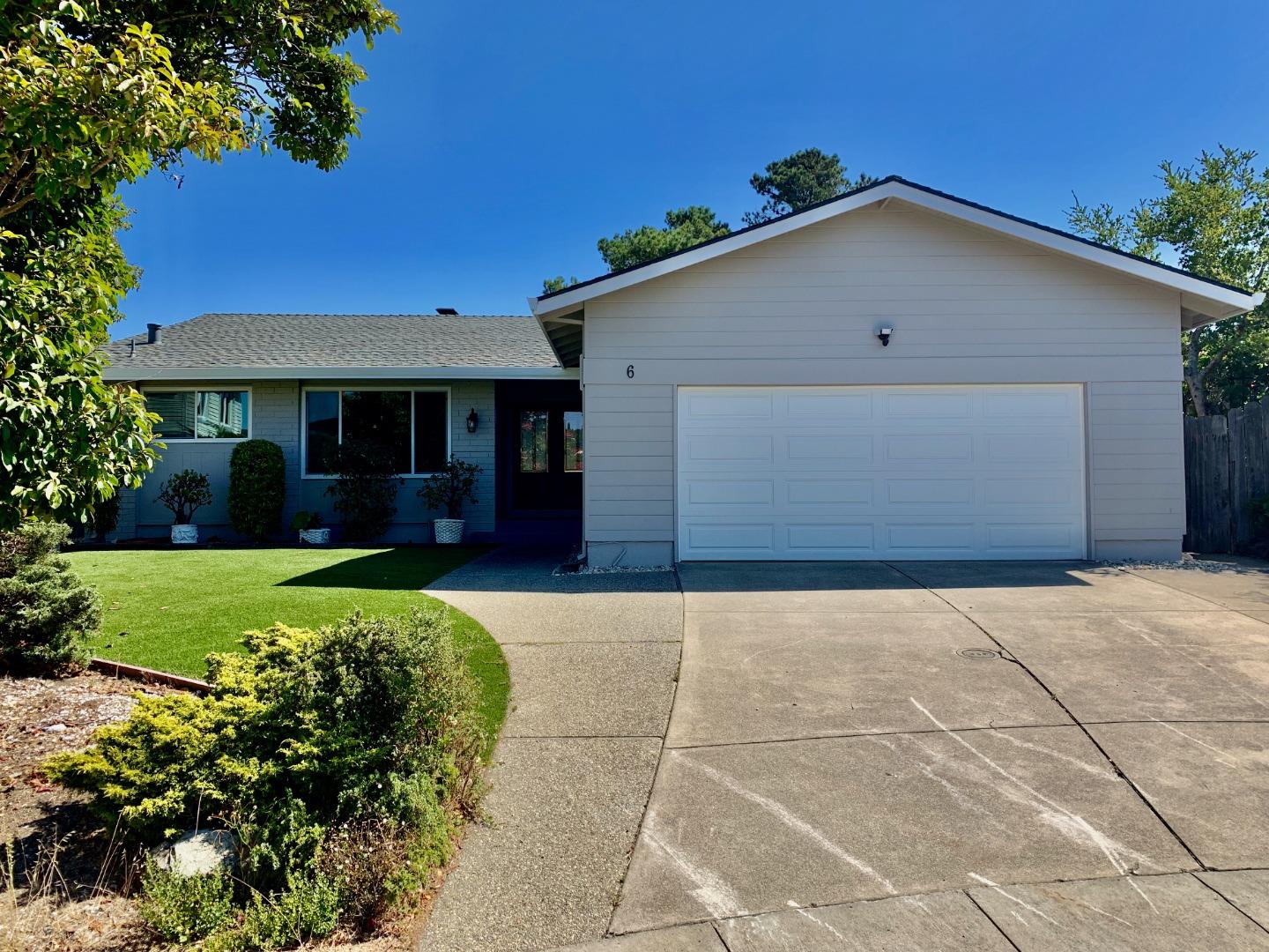 Detail Gallery Image 1 of 27 For 6 Paddington Ct, Belmont,  CA 94002 - 3 Beds | 2 Baths