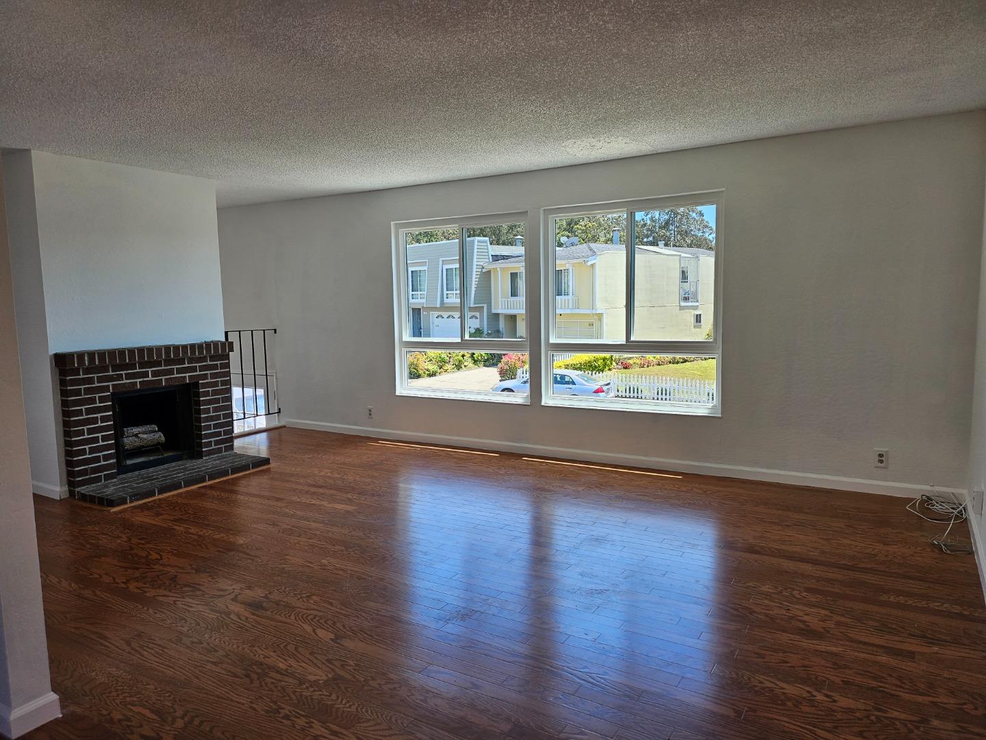 Detail Gallery Image 3 of 20 For 705 Price St, Daly City,  CA 94014 - 4 Beds | 2 Baths