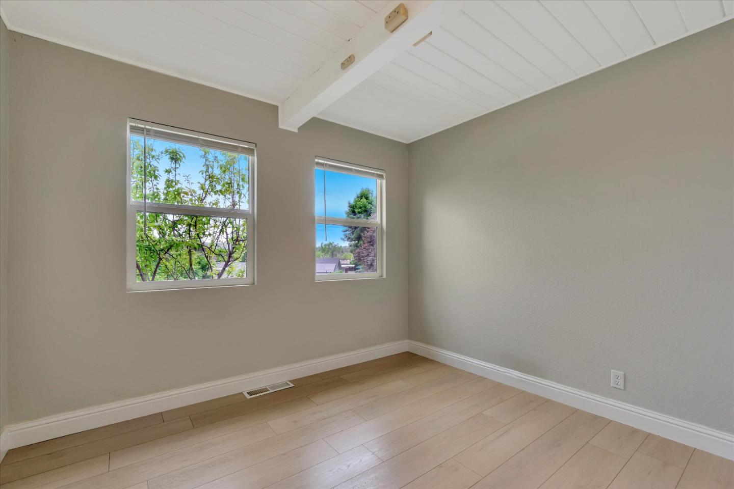 Detail Gallery Image 13 of 20 For 2870 Hilltop Rd, Concord,  CA 94520 - 3 Beds | 1 Baths