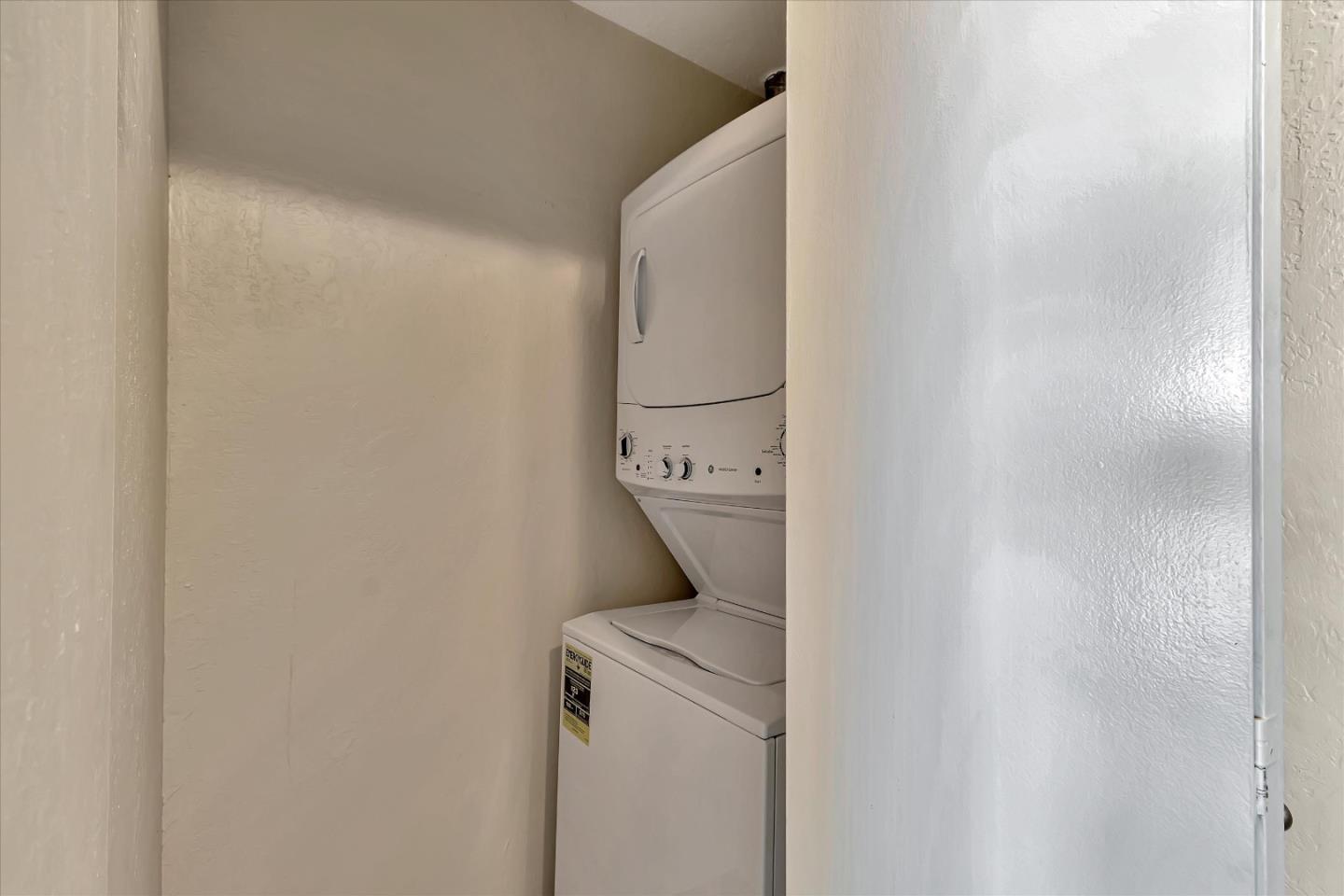 Detail Gallery Image 28 of 36 For 1033 Crestview Dr #310,  Mountain View,  CA 94040 - 2 Beds | 2 Baths