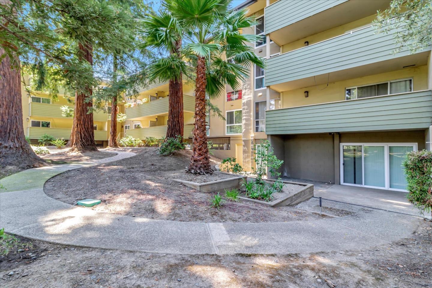 Detail Gallery Image 34 of 36 For 1033 Crestview Dr #310,  Mountain View,  CA 94040 - 2 Beds | 2 Baths