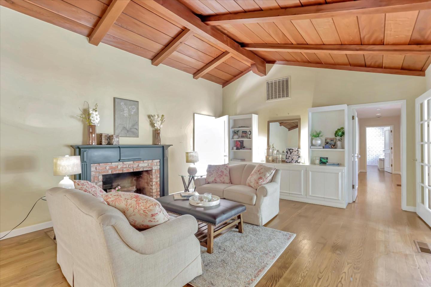 Detail Gallery Image 9 of 44 For 22 La Rancheria, Carmel Valley,  CA 93924 - 3 Beds | 3/1 Baths