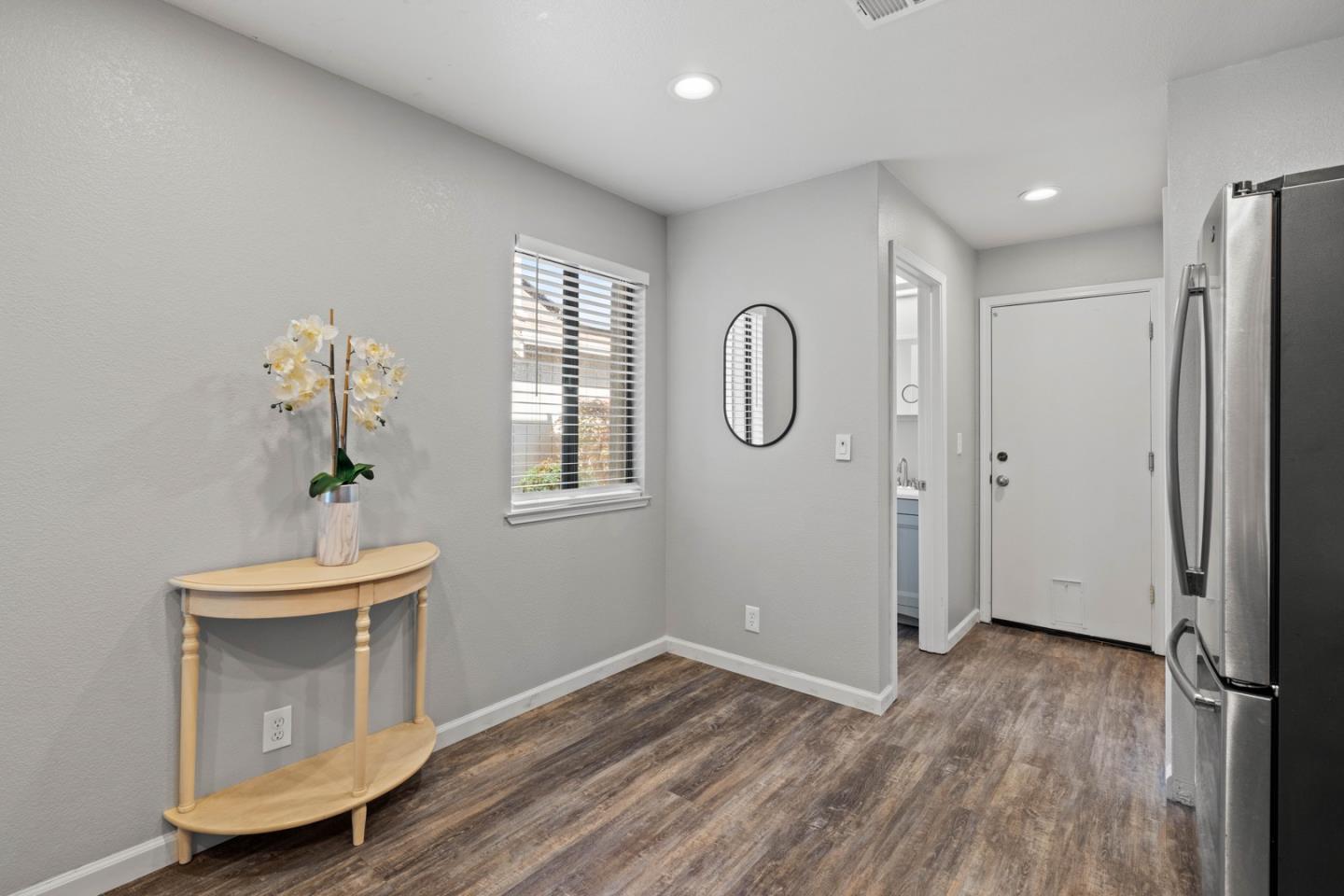 Detail Gallery Image 14 of 43 For 560 Creekside Ln, Morgan Hill,  CA 95037 - 2 Beds | 2/1 Baths