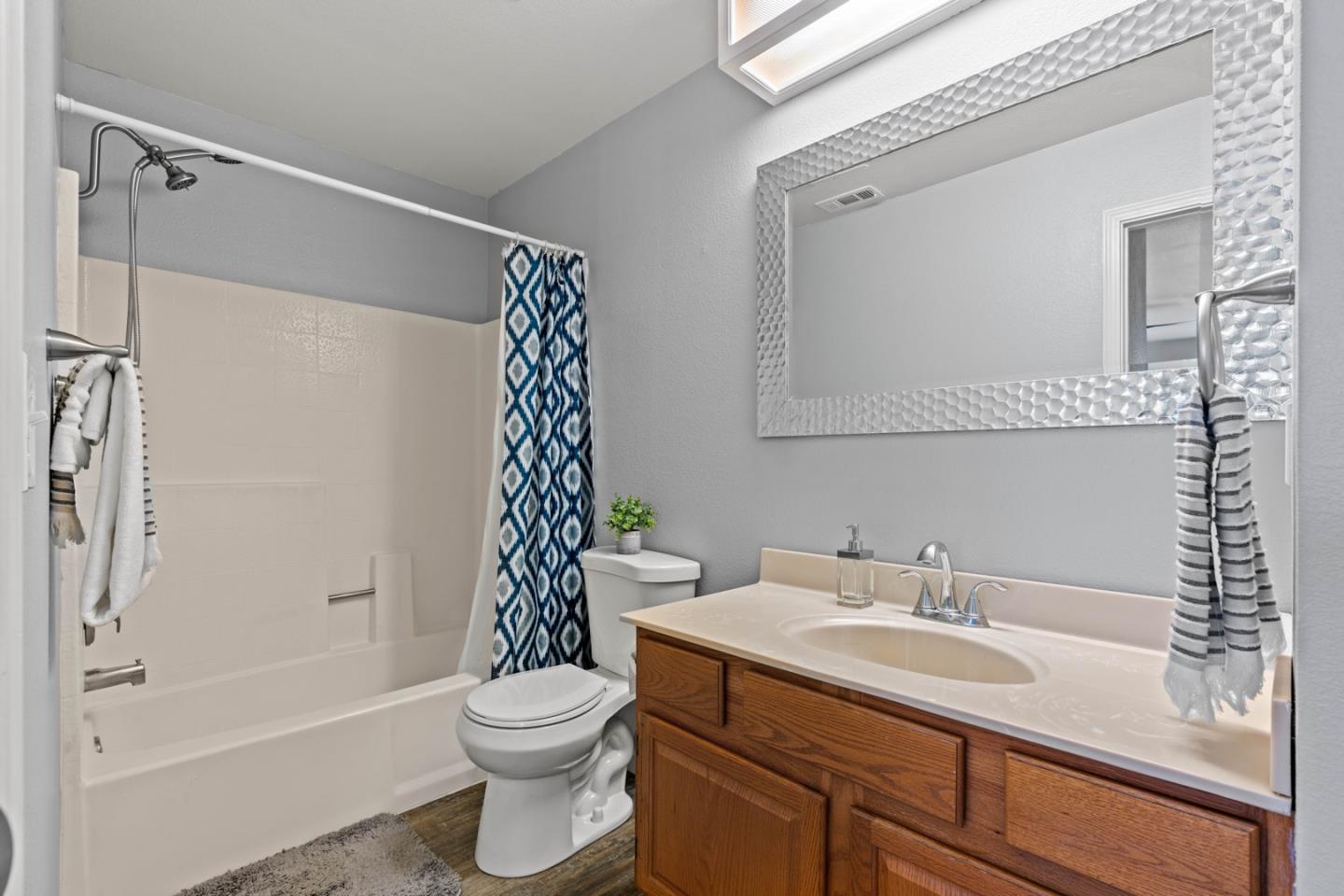 Detail Gallery Image 21 of 43 For 560 Creekside Ln, Morgan Hill,  CA 95037 - 2 Beds | 2/1 Baths