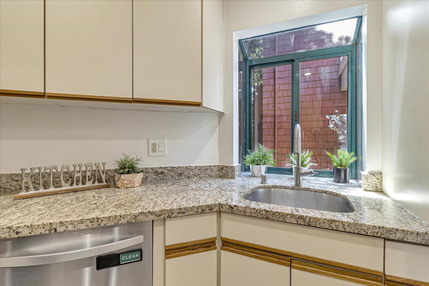 Detail Gallery Image 30 of 41 For 4250 El Camino Real #A207,  Palo Alto,  CA 94306 - 2 Beds | 1 Baths