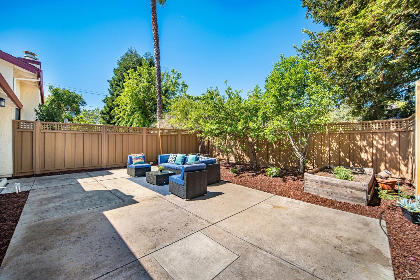 Detail Gallery Image 31 of 51 For 2042 Fan Palm Ct, Santa Clara,  CA 95050 - 2 Beds | 2 Baths