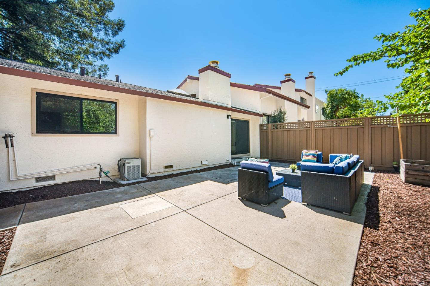 Detail Gallery Image 32 of 51 For 2042 Fan Palm Ct, Santa Clara,  CA 95050 - 2 Beds | 2 Baths
