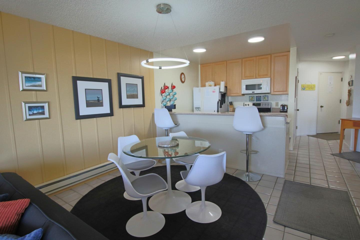 Detail Gallery Image 4 of 14 For 101 Shell Dr #247,  Watsonville,  CA 95076 - 1 Beds | 1 Baths