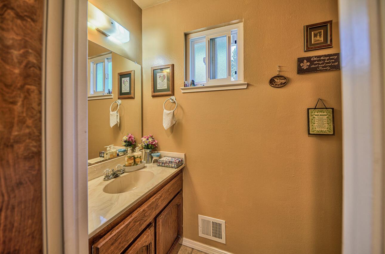 Detail Gallery Image 35 of 40 For 17411 Holiday Dr, Morgan Hill,  CA 95037 - 4 Beds | 2/1 Baths