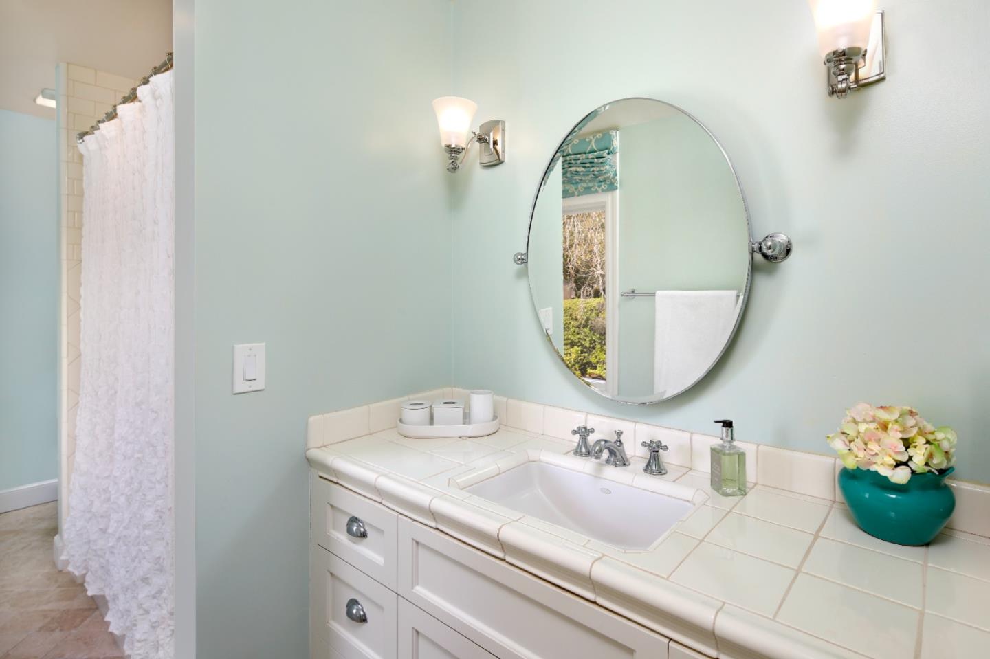 Detail Gallery Image 16 of 21 For 76 Fairview Ave, Atherton,  CA 94027 - 5 Beds | 4/2 Baths