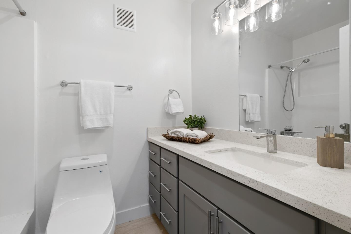 Detail Gallery Image 15 of 22 For 1057 Shell Blvd #4,  Foster City,  CA 94404 - 2 Beds | 2 Baths