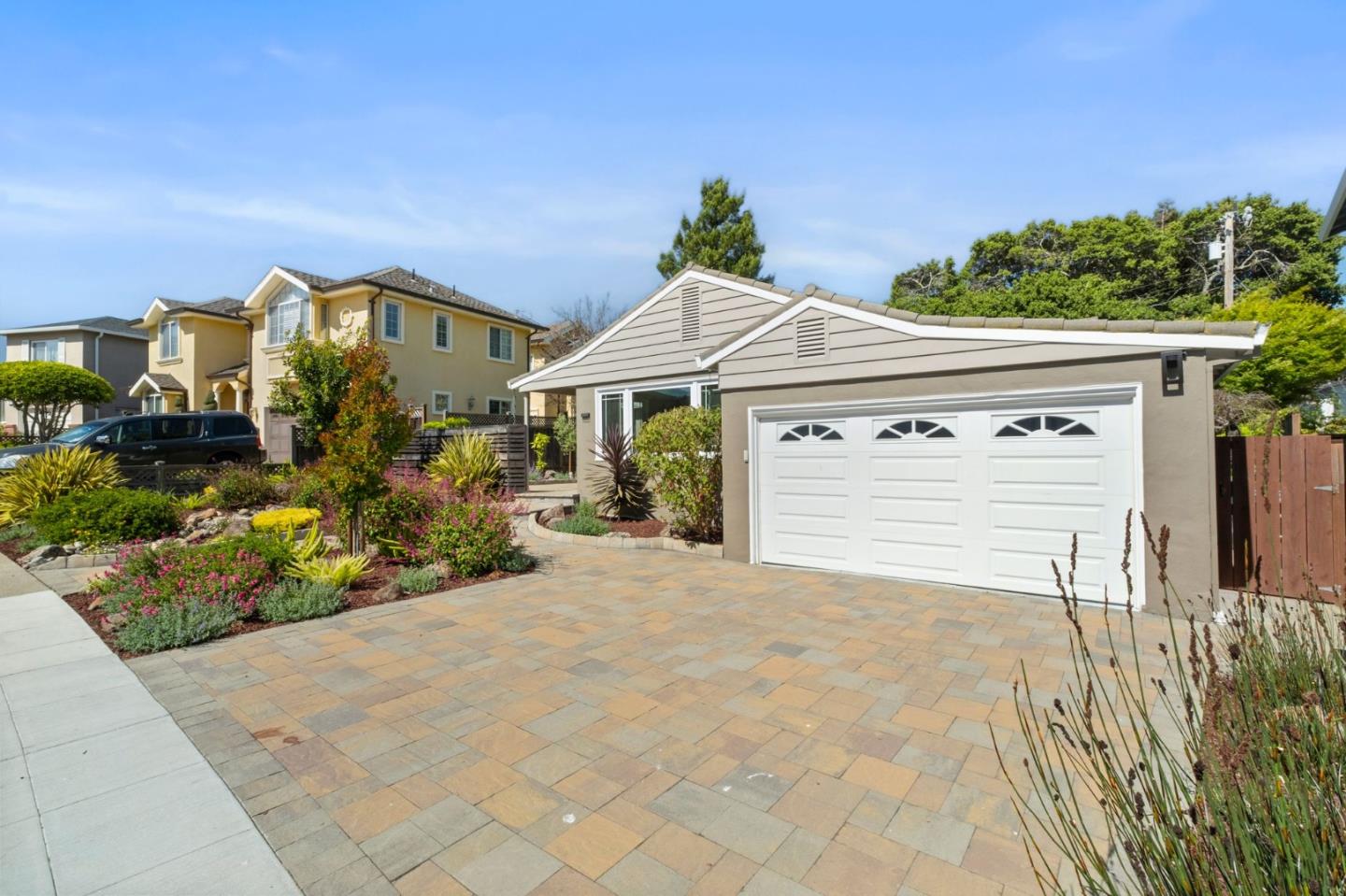 Detail Gallery Image 3 of 28 For 1604 Quesada Way, Burlingame,  CA 94010 - 3 Beds | 2 Baths