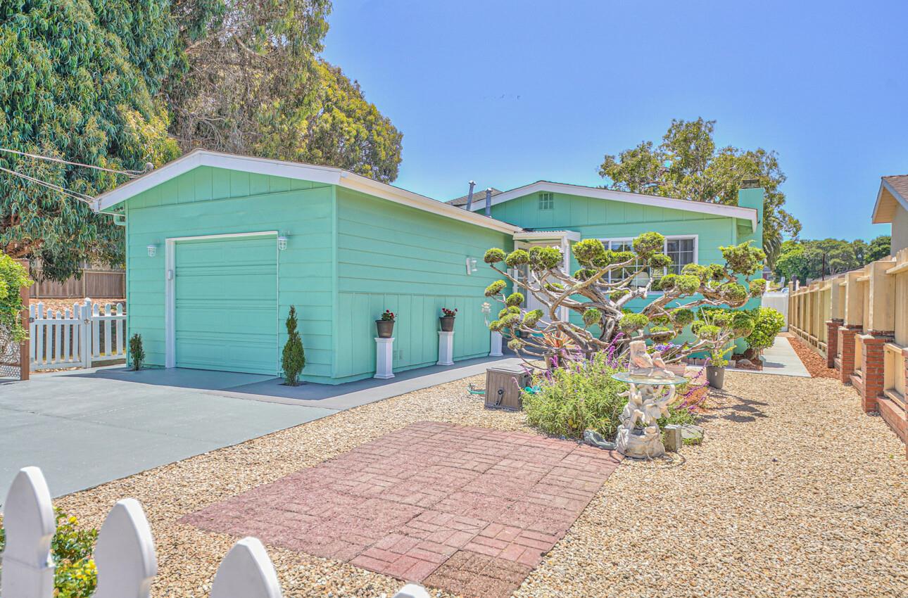 Detail Gallery Image 1 of 1 For 594 Harcourt Ave, Seaside,  CA 93955 - 3 Beds | 1/1 Baths