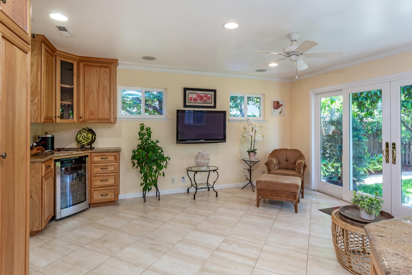 Detail Gallery Image 5 of 13 For 1572 Camino Monde, San Jose,  CA 95125 - 3 Beds | 2 Baths