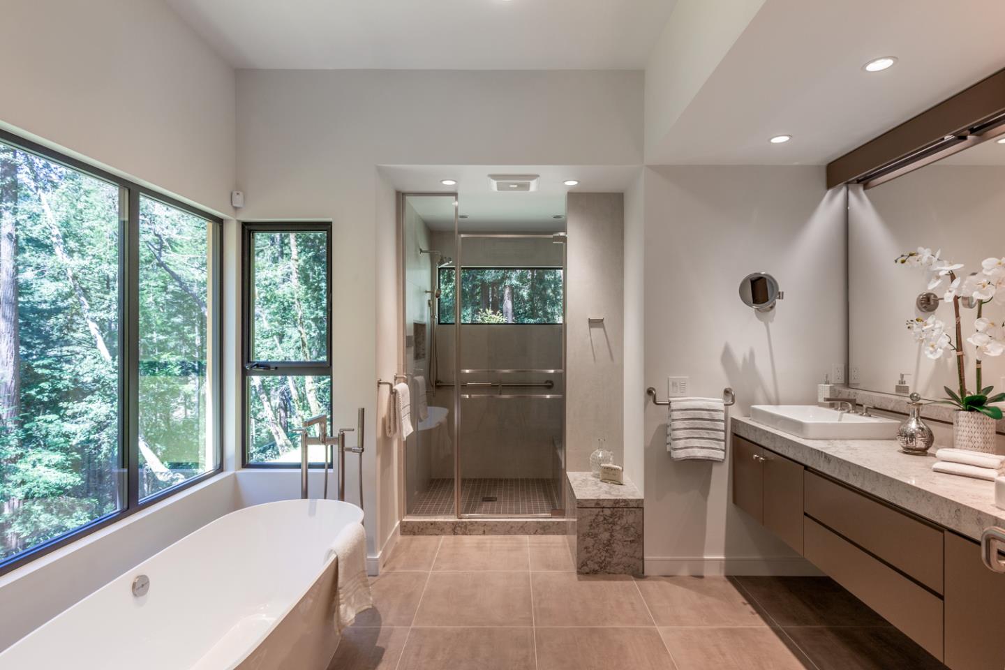 Detail Gallery Image 13 of 16 For 4 Blue Jay Way, Woodside,  CA 94062 - 3 Beds | 2/1 Baths