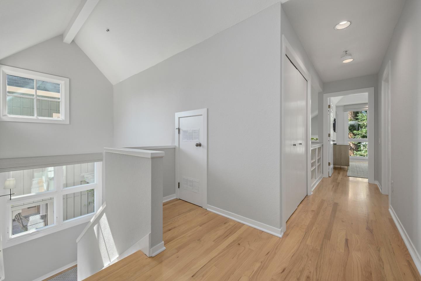 Detail Gallery Image 12 of 29 For 994 Menlo Ave #10,  Menlo Park,  CA 94025 - 2 Beds | 2/1 Baths