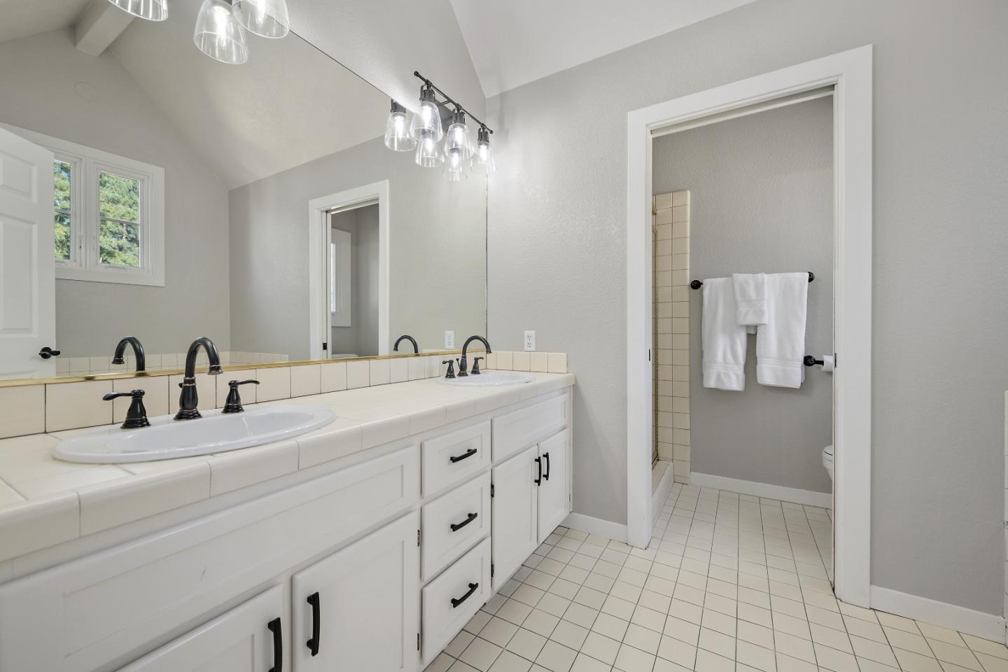 Detail Gallery Image 19 of 29 For 994 Menlo Ave #10,  Menlo Park,  CA 94025 - 2 Beds | 2/1 Baths