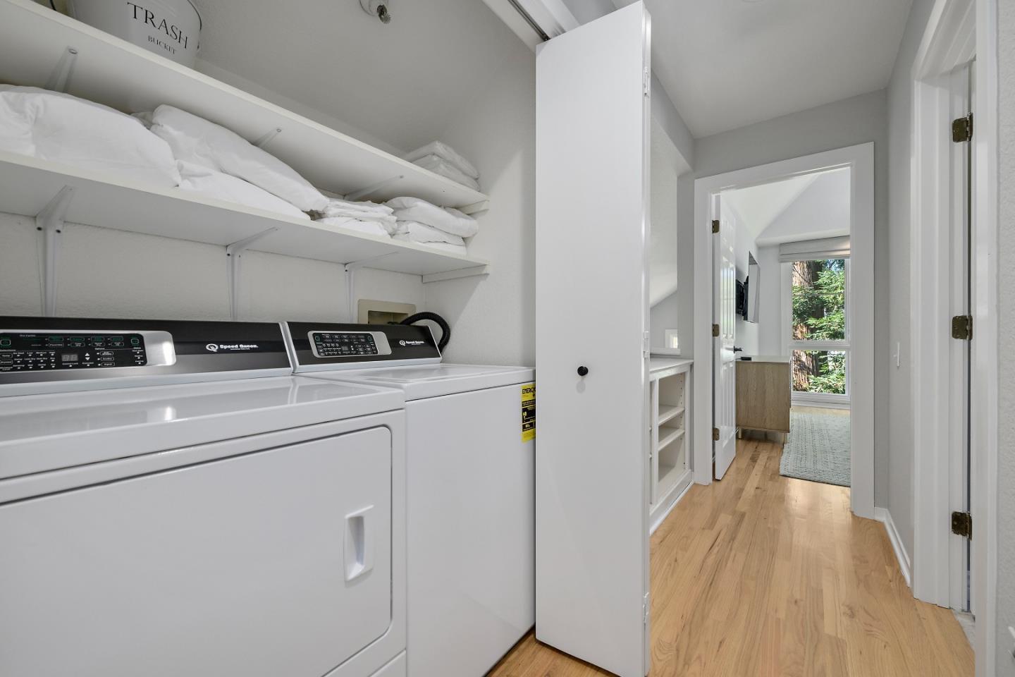 Detail Gallery Image 22 of 29 For 994 Menlo Ave #10,  Menlo Park,  CA 94025 - 2 Beds | 2/1 Baths