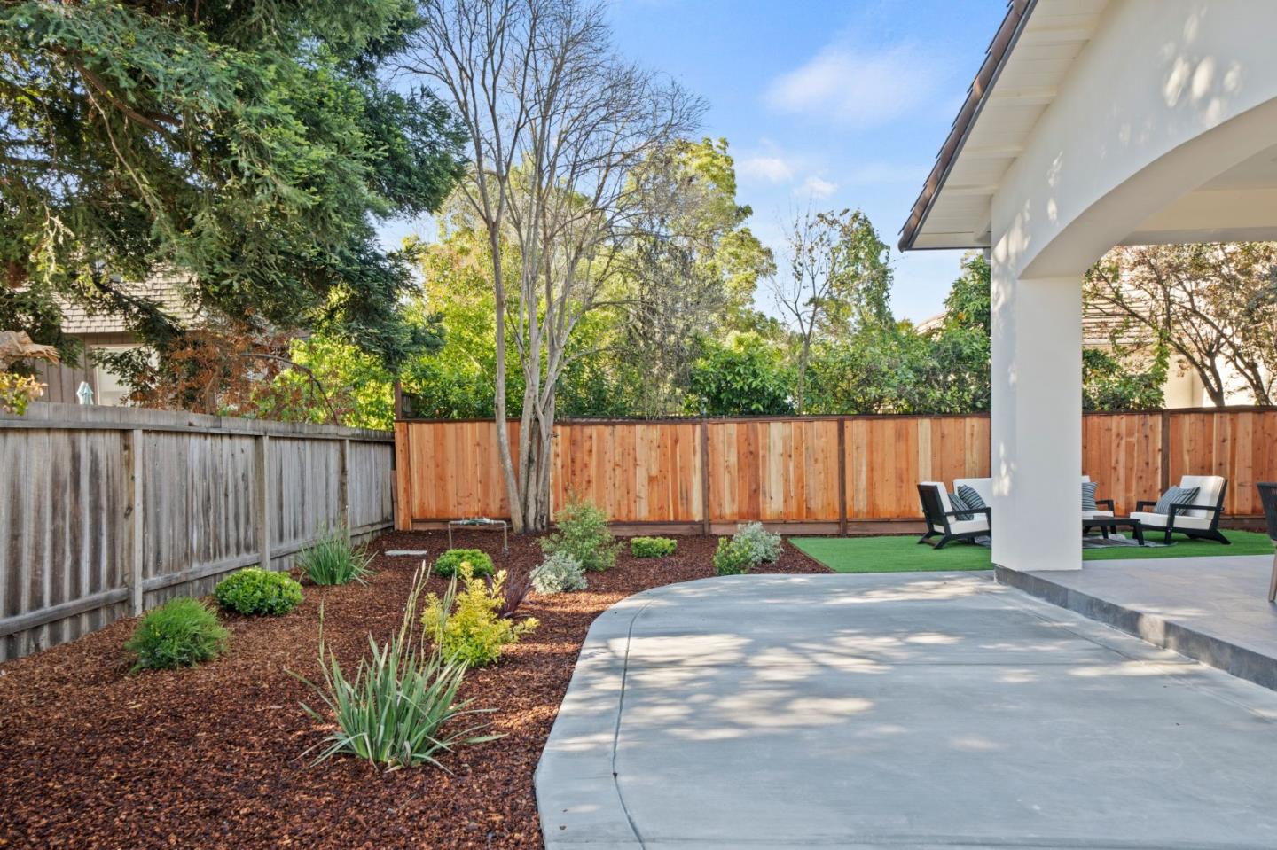 Detail Gallery Image 48 of 60 For 2058 Menalto Ave, Menlo Park,  CA 94025 - 4 Beds | 3/1 Baths