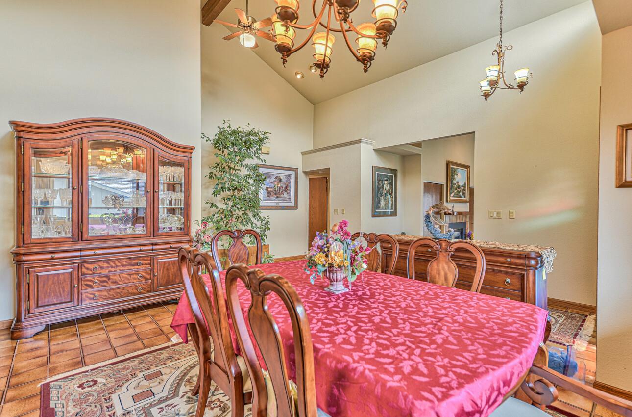 Detail Gallery Image 13 of 54 For 24325 Barn Owl Ct, Salinas,  CA 93908 - 4 Beds | 2/1 Baths