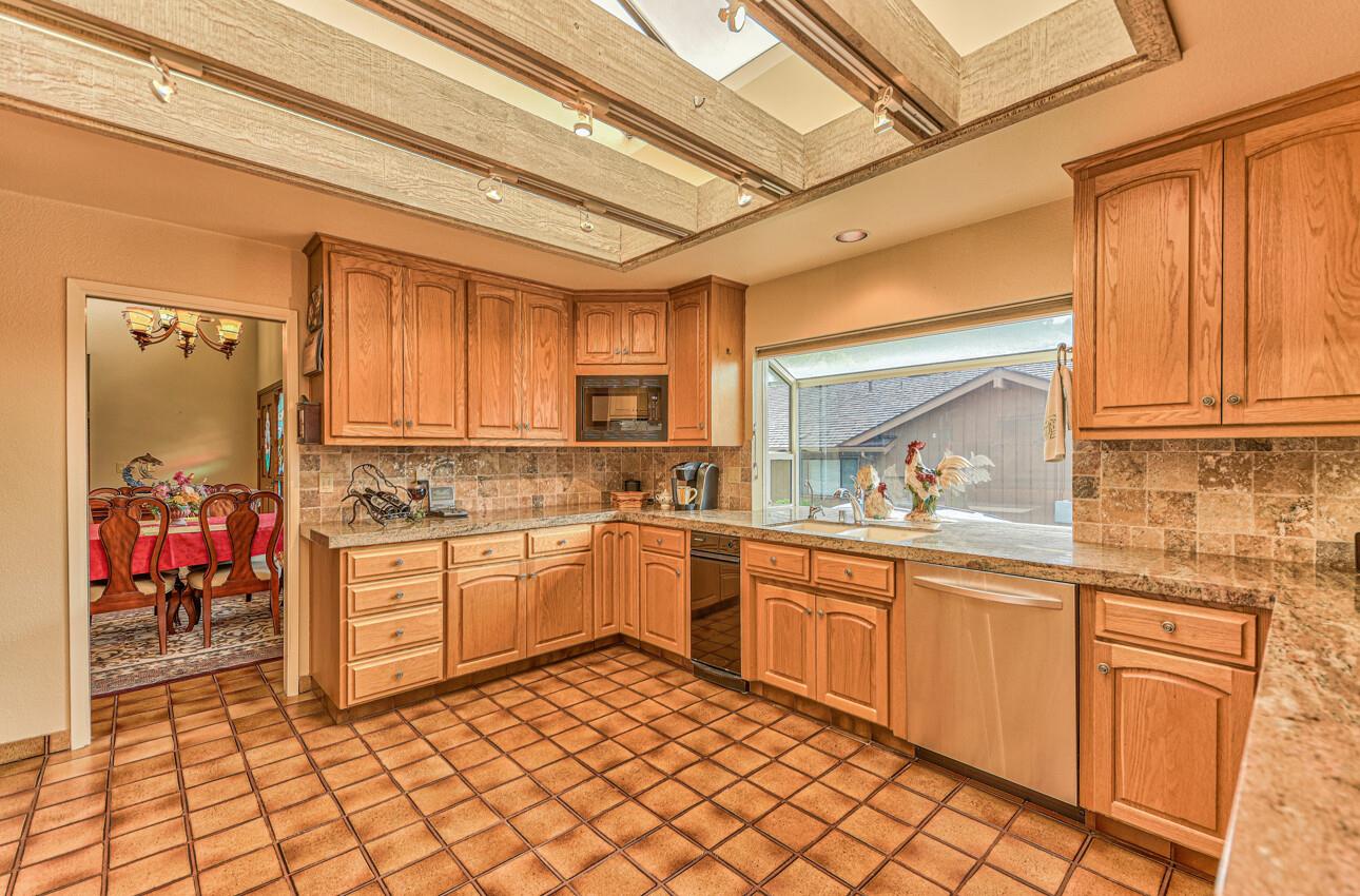 Detail Gallery Image 20 of 54 For 24325 Barn Owl Ct, Salinas,  CA 93908 - 4 Beds | 2/1 Baths