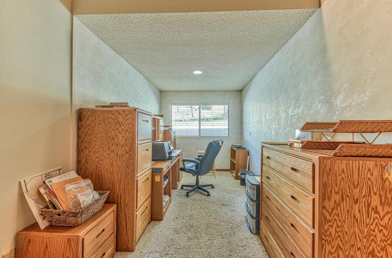 Detail Gallery Image 40 of 54 For 24325 Barn Owl Ct, Salinas,  CA 93908 - 4 Beds | 2/1 Baths