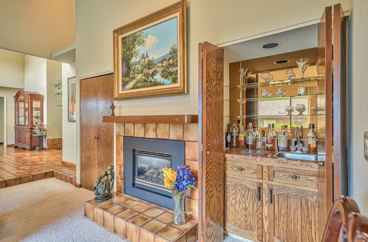 Detail Gallery Image 9 of 54 For 24325 Barn Owl Ct, Salinas,  CA 93908 - 4 Beds | 2/1 Baths