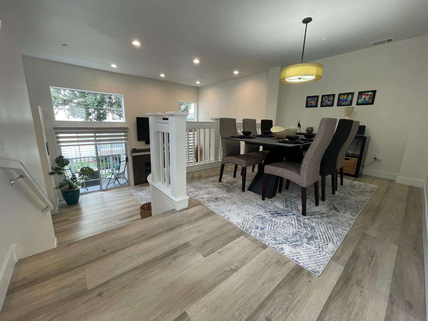 Detail Gallery Image 16 of 54 For 1 Passage Ln, Redwood City,  CA 94065 - 3 Beds | 2/1 Baths