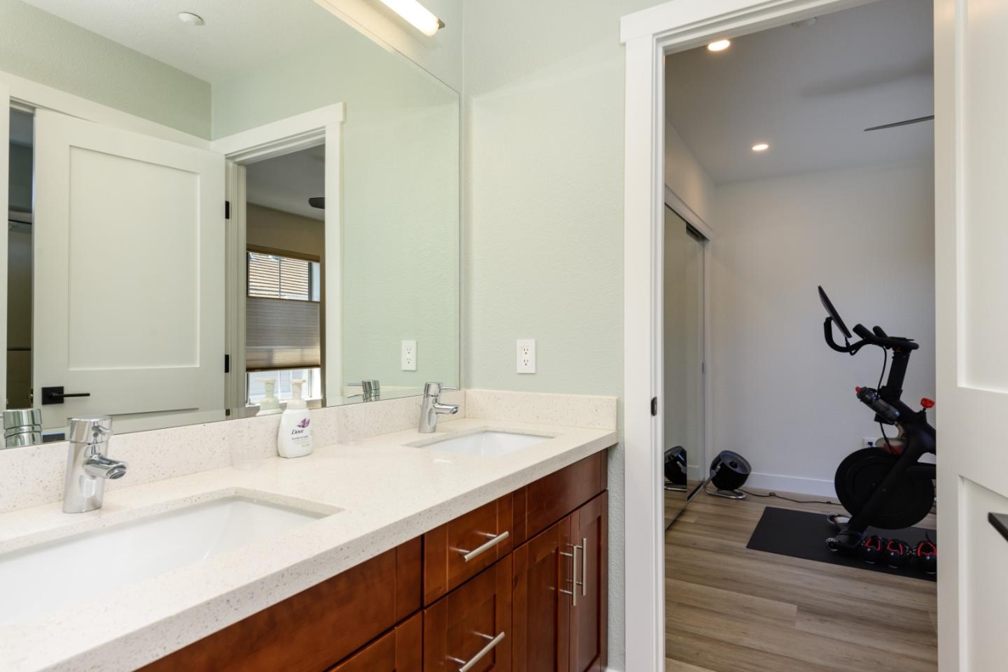 Detail Gallery Image 45 of 54 For 1 Passage Ln, Redwood City,  CA 94065 - 3 Beds | 2/1 Baths