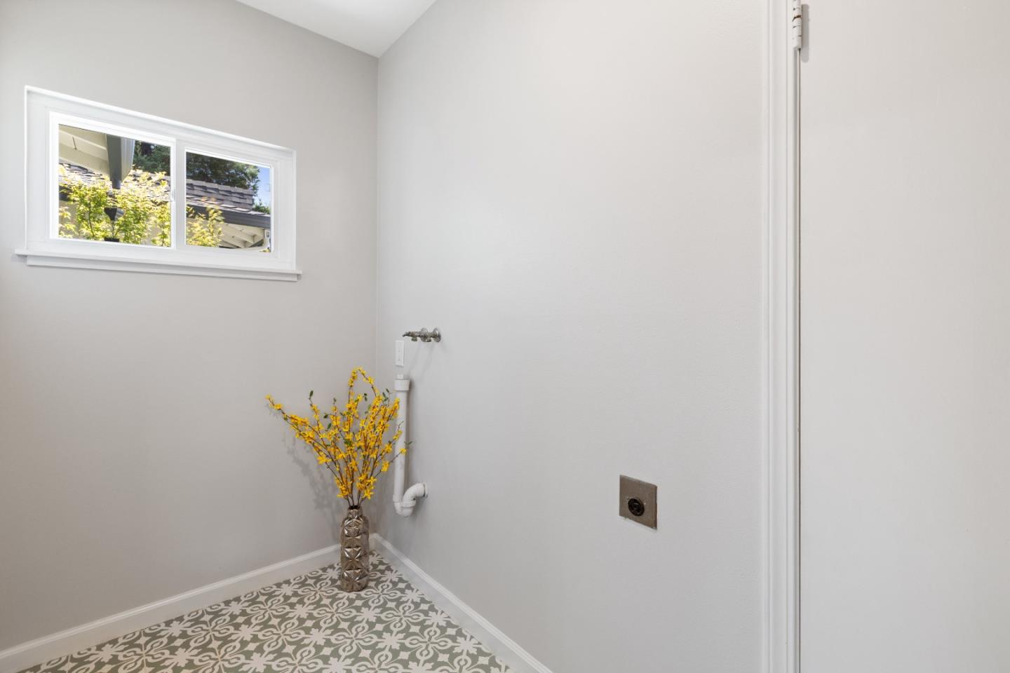 Detail Gallery Image 13 of 36 For 15060 San Pablo Ave, San Jose,  CA 95127 - 3 Beds | 2 Baths