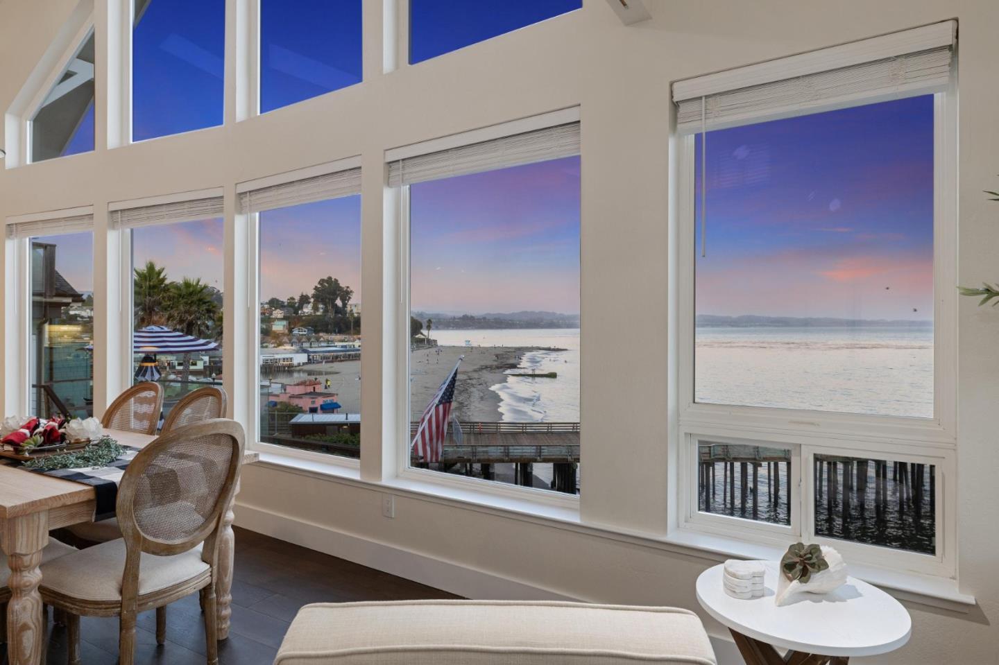 Detail Gallery Image 19 of 92 For 4920 Cliff Dr, Capitola,  CA 95010 - 3 Beds | 1/1 Baths