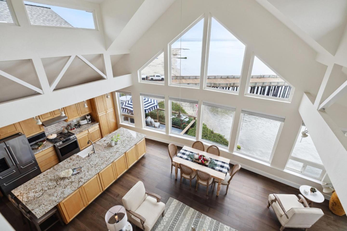 Detail Gallery Image 27 of 92 For 4920 Cliff Dr, Capitola,  CA 95010 - 3 Beds | 1/1 Baths