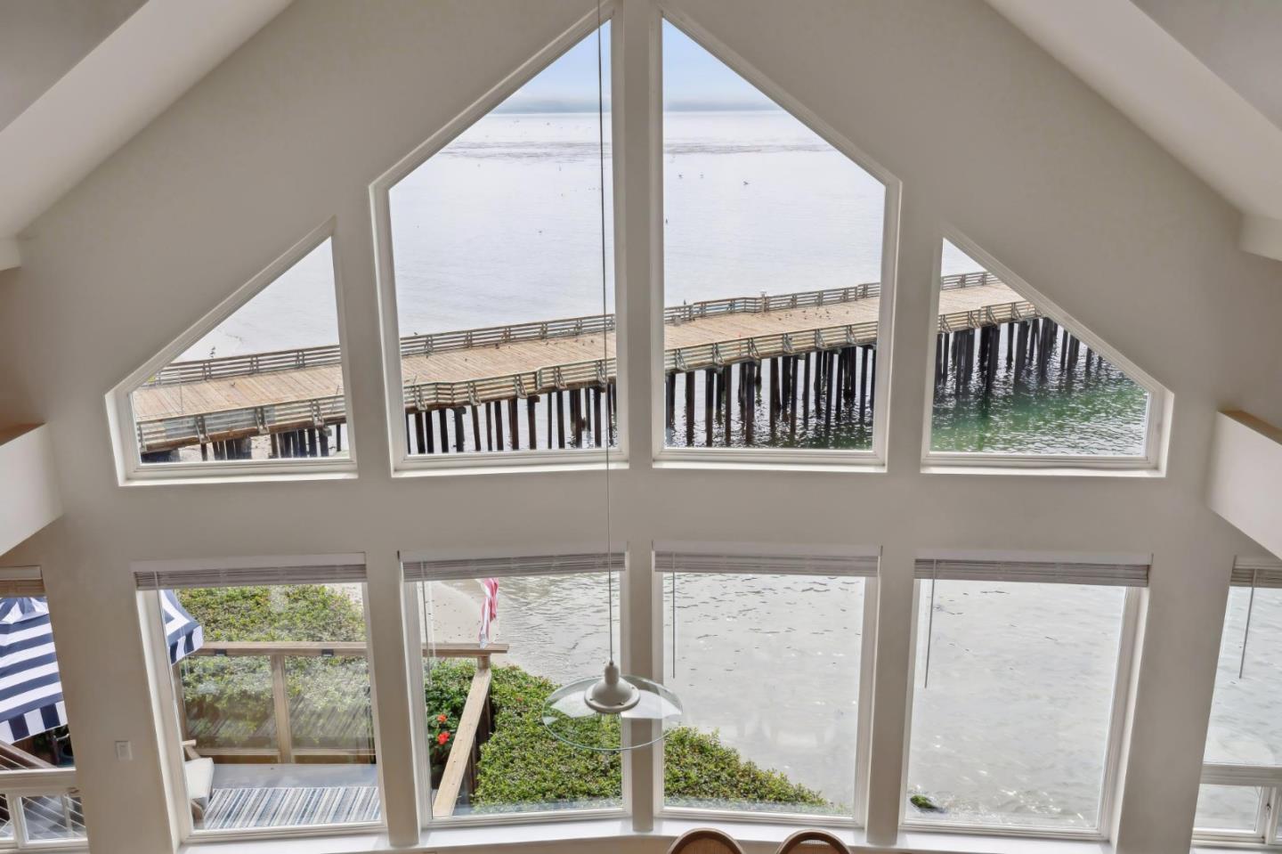 Detail Gallery Image 30 of 92 For 4920 Cliff Dr, Capitola,  CA 95010 - 3 Beds | 1/1 Baths