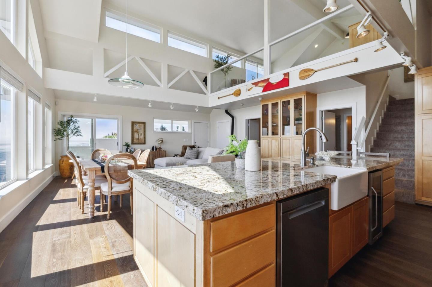 Detail Gallery Image 67 of 92 For 4920 Cliff Dr, Capitola,  CA 95010 - 3 Beds | 1/1 Baths