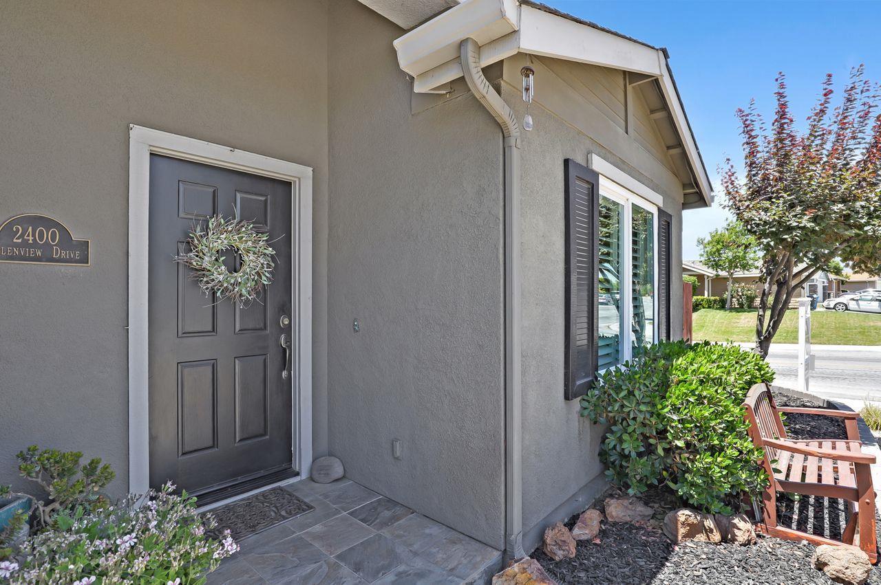 Detail Gallery Image 3 of 57 For 2400 Glenview Dr, Hollister,  CA 95023 - 3 Beds | 2 Baths