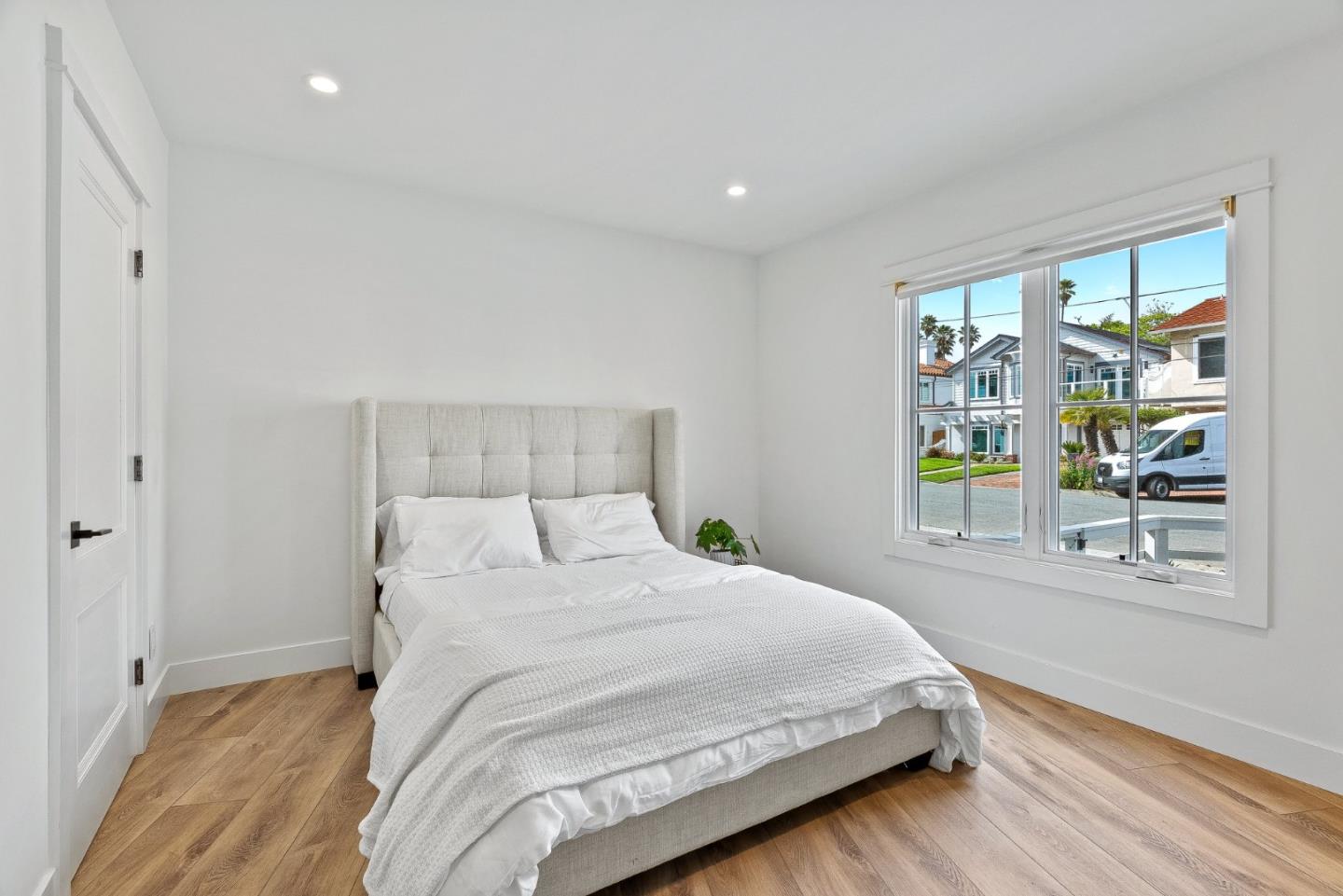Detail Gallery Image 17 of 47 For 1375 Prospect Ave, Capitola,  CA 95010 - 4 Beds | 4/1 Baths