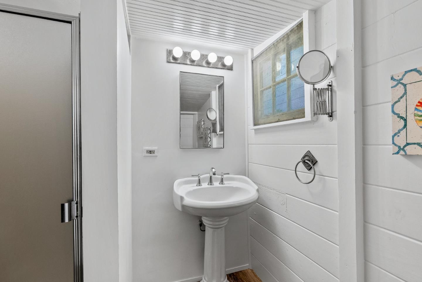 Detail Gallery Image 8 of 30 For 186 Saint Bernard St, Santa Cruz,  CA 95060 - 2 Beds | 1 Baths