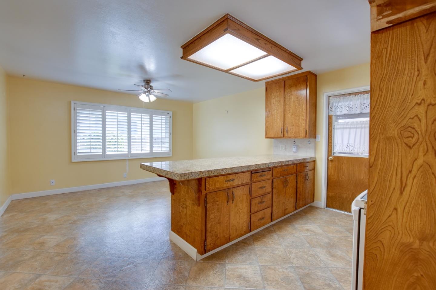 840 South St, Hollister, CA 95023 photo 10
