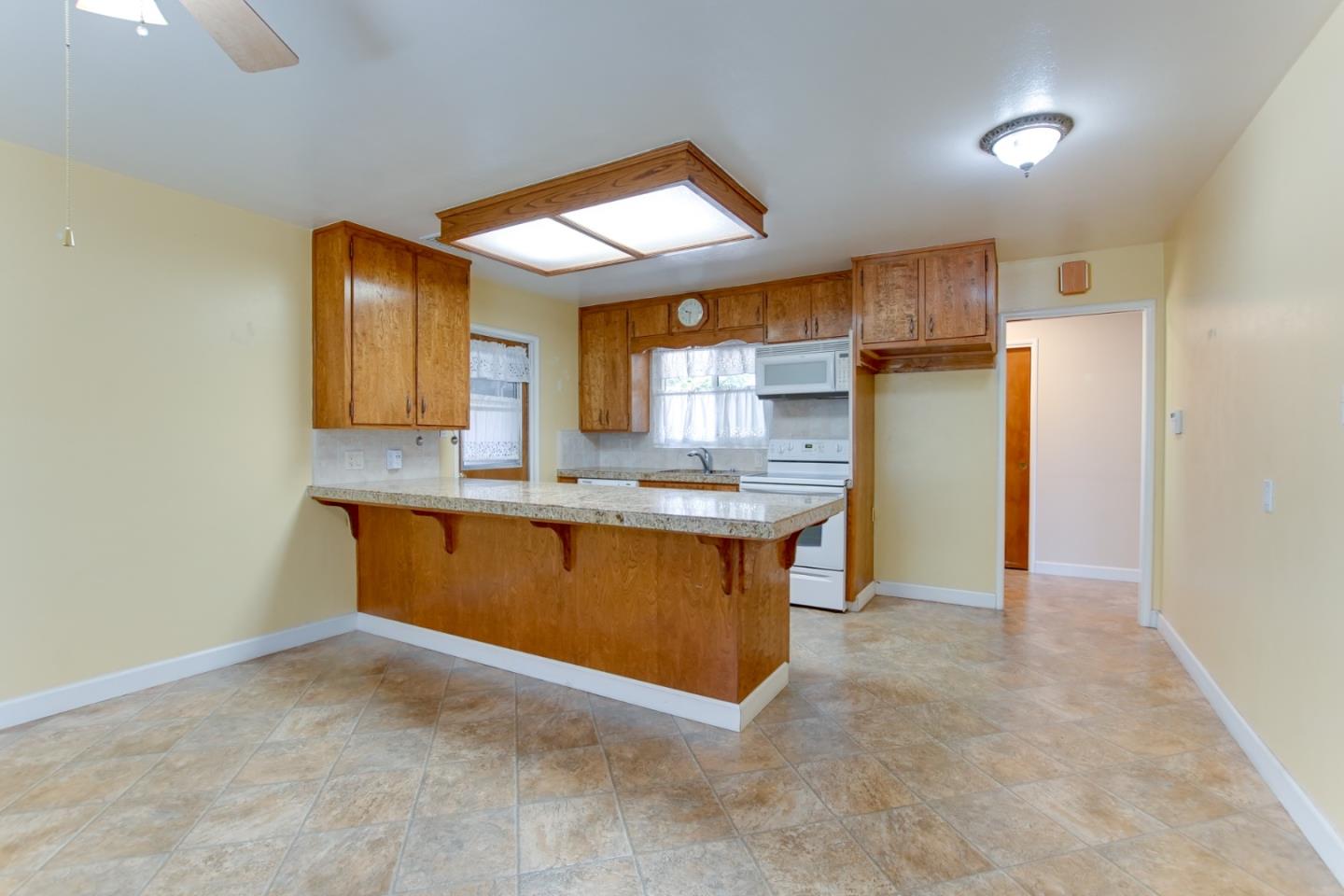 840 South St, Hollister, CA 95023 photo 11