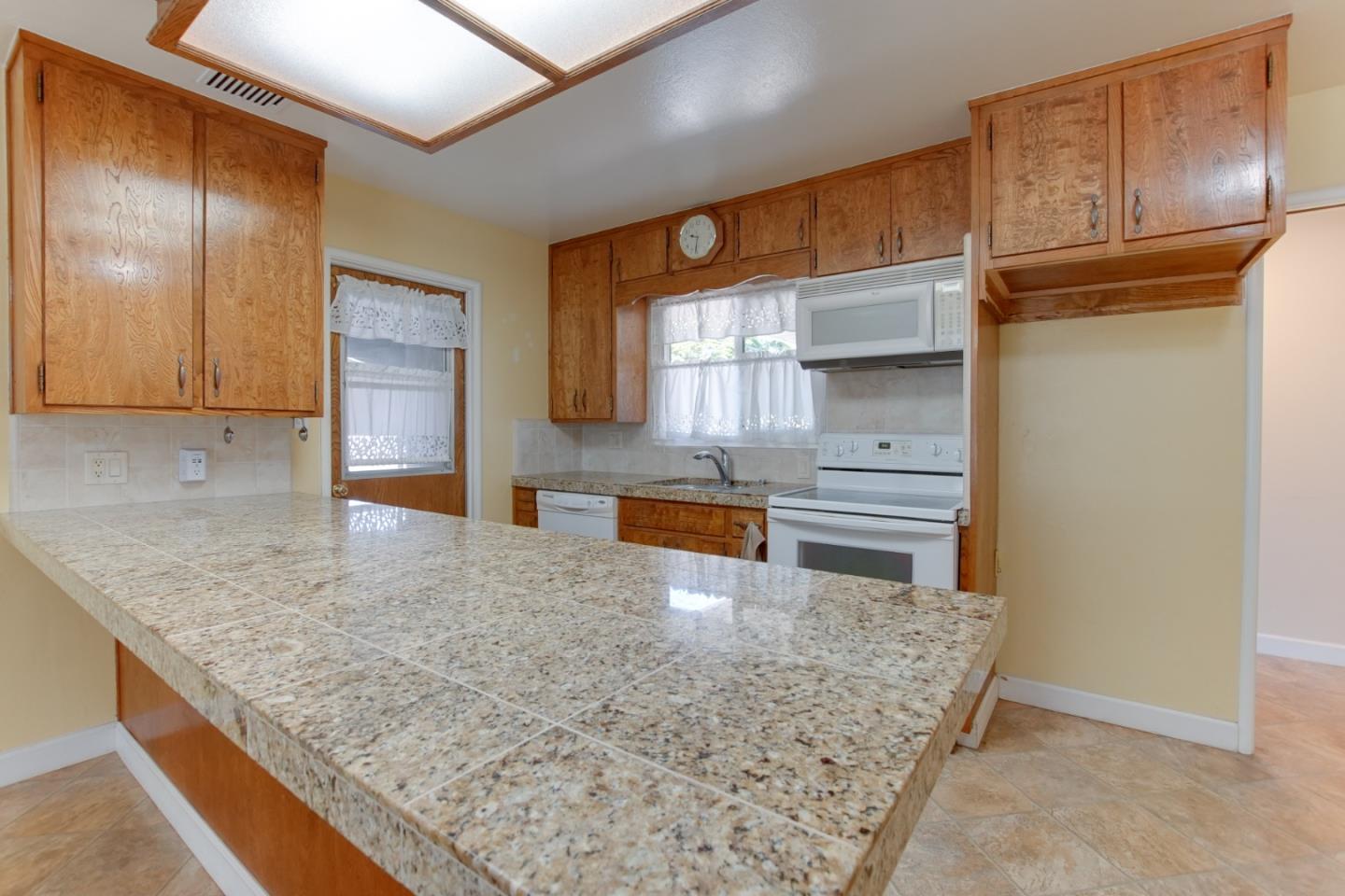 840 South St, Hollister, CA 95023 photo 13