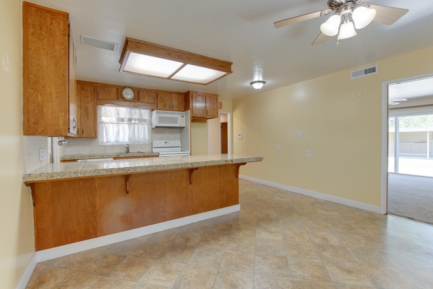 840 South St, Hollister, CA 95023 photo 14