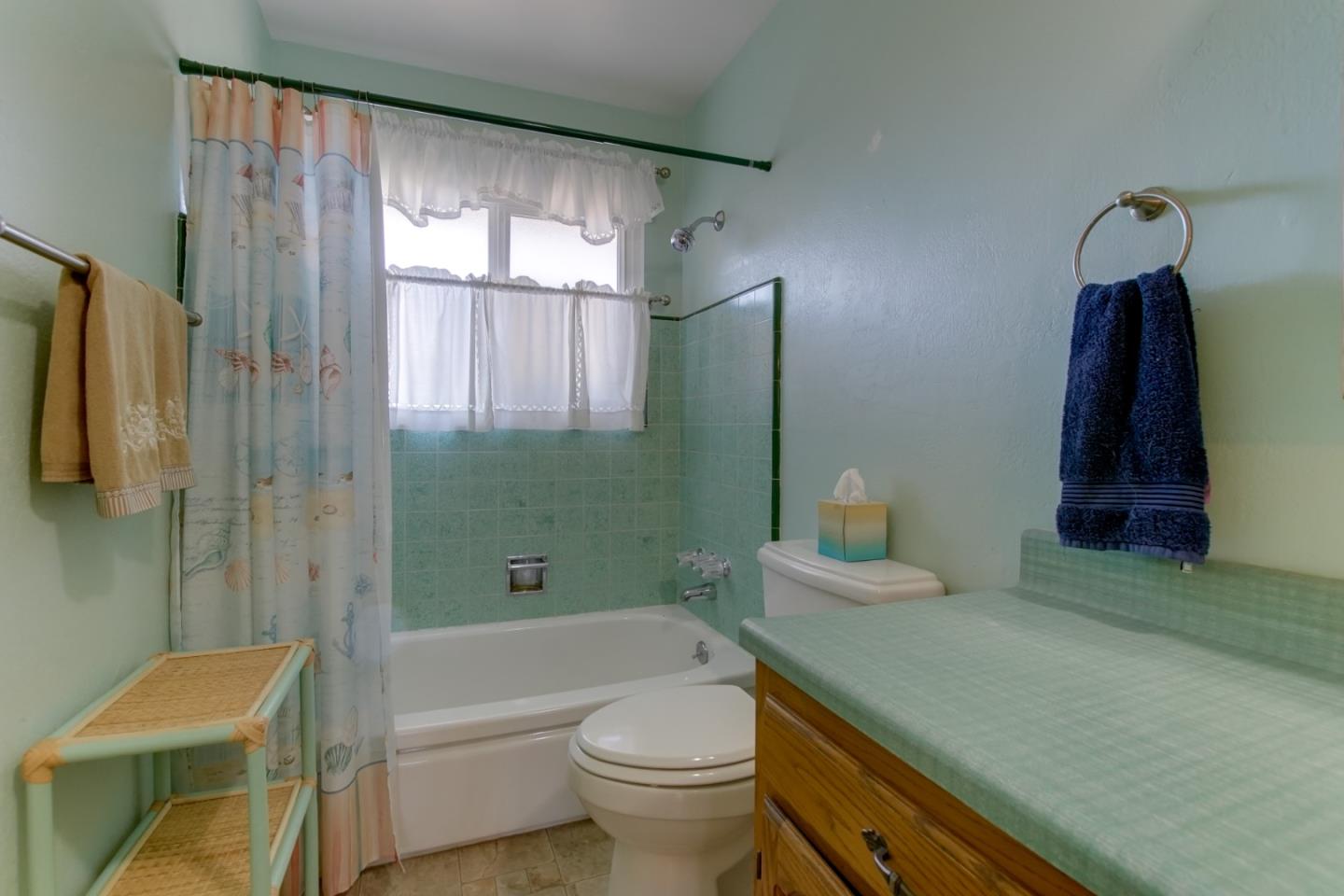 Detail Gallery Image 19 of 43 For 840 South St, Hollister,  CA 95023 - 3 Beds | 2 Baths